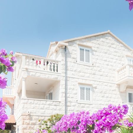 Apartments Barba Petra Dvori Sumartin Exterior foto