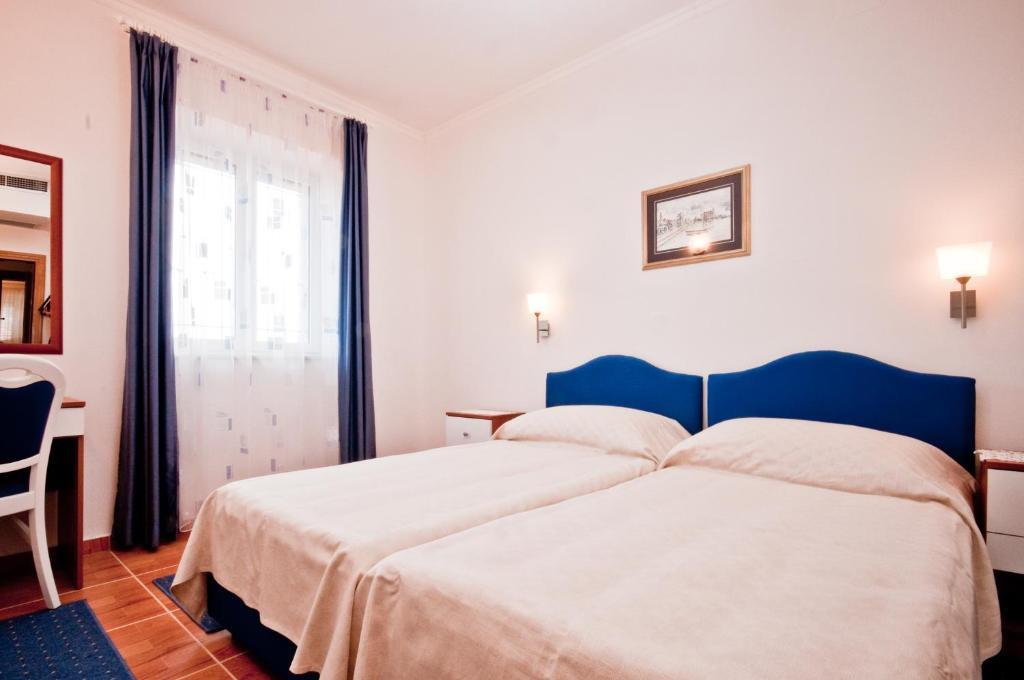 Apartments Barba Petra Dvori Sumartin Habitación foto