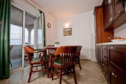 Apartments Barba Petra Dvori Sumartin Exterior foto